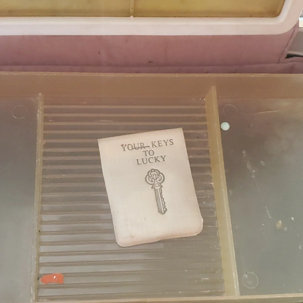 BEIGE VINTAGE CORONA HARD-CASE